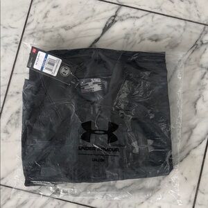 FINAL SALE 🏷️ Under Armour Men's Black Polo